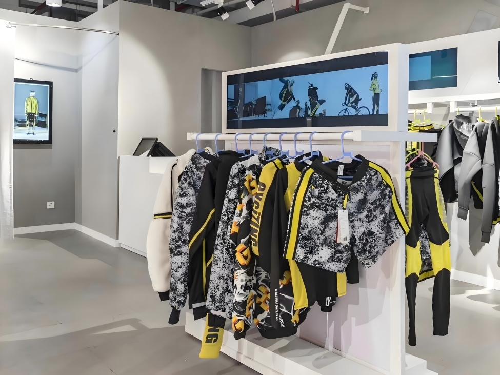 Clothing Store Wayfindin